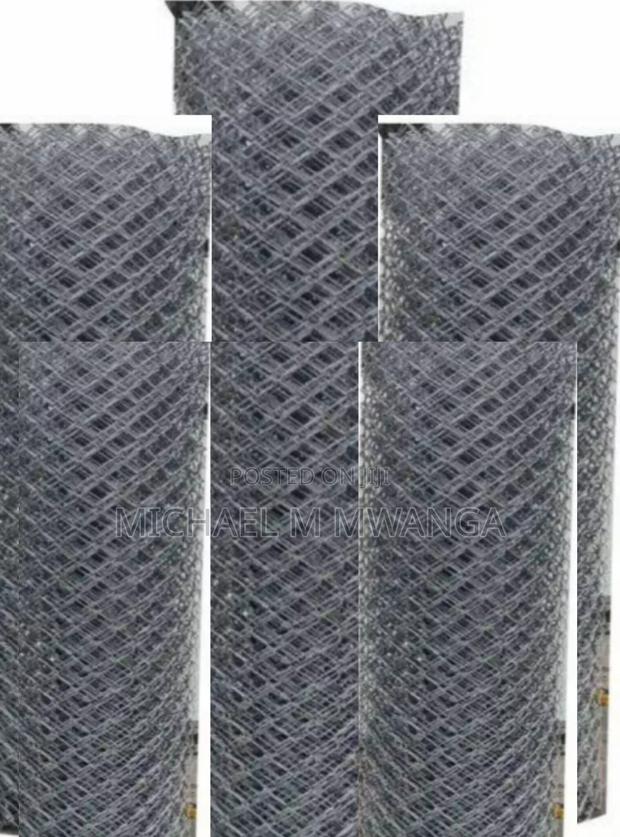 Versatile Galvanized Chain Link, Gauge 12.5, 80x80, 7ft - main view