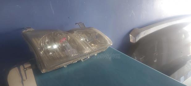 Toyota Gaia Headlights Straight