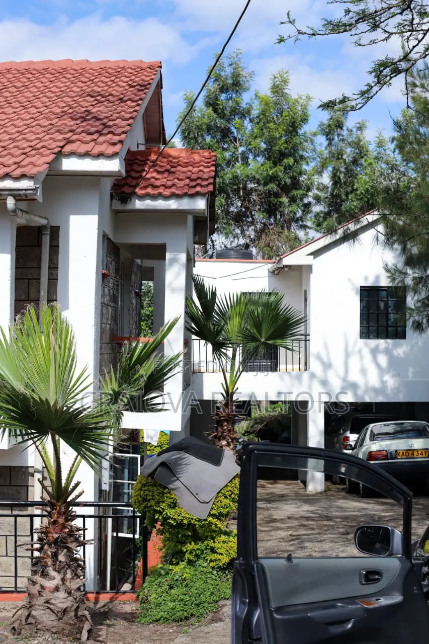 6bdrm Townhouse/Terrace in Rimpa for sale