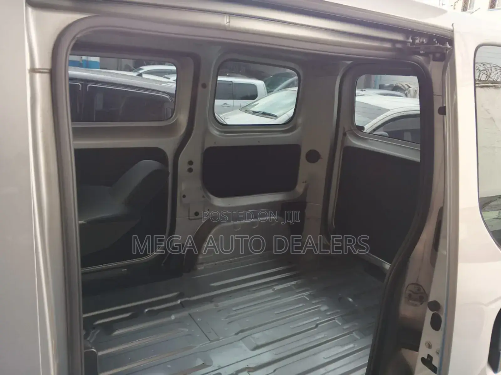Nissan NV200 2018 Gray