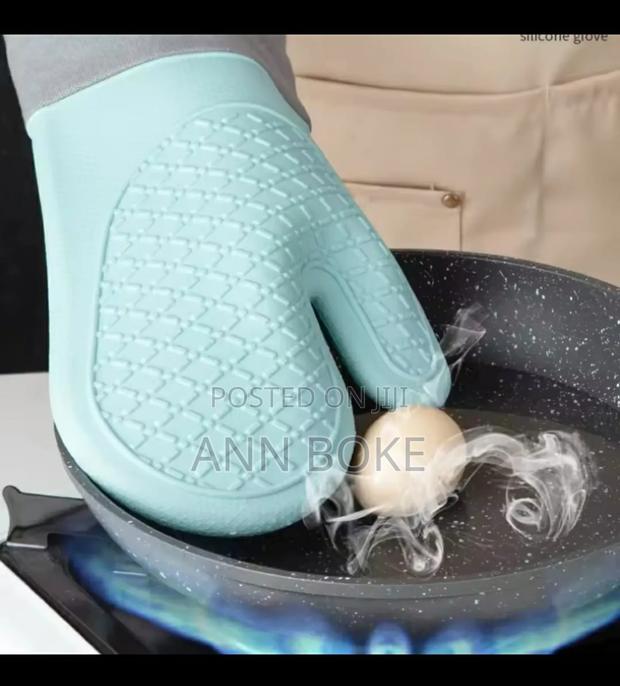 * Silicone Insulated Oven Gloves Now Available* - thumbnail 2