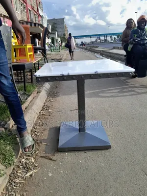 Hotel, Bar and Restaurant Plate Table