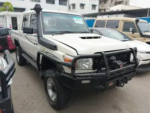 Toyota Land Cruiser 2019 White