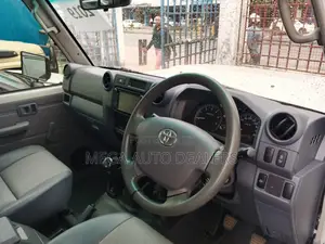 Toyota Land Cruiser 2019 White