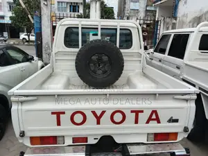 Toyota Land Cruiser 2019 White