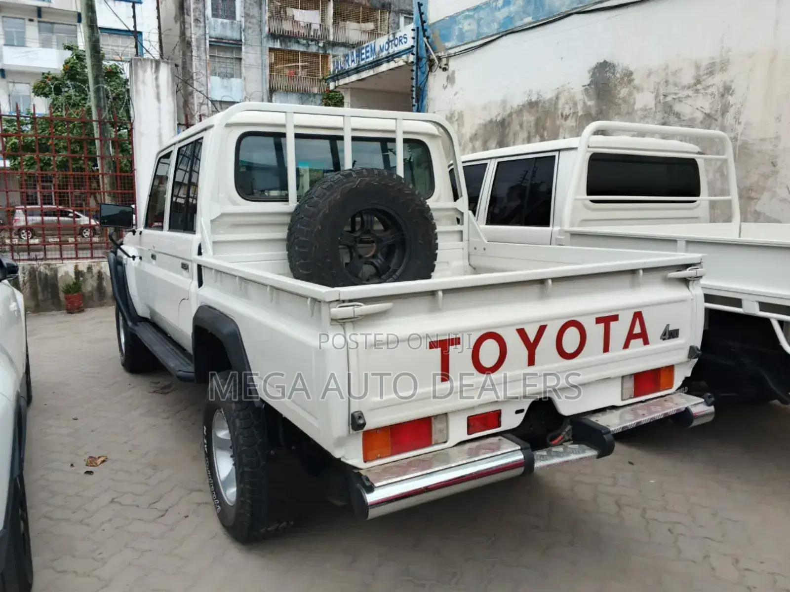 Toyota Land Cruiser 2019 White