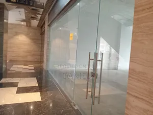 Space for Shop/Restaurant to Let in Westlands
