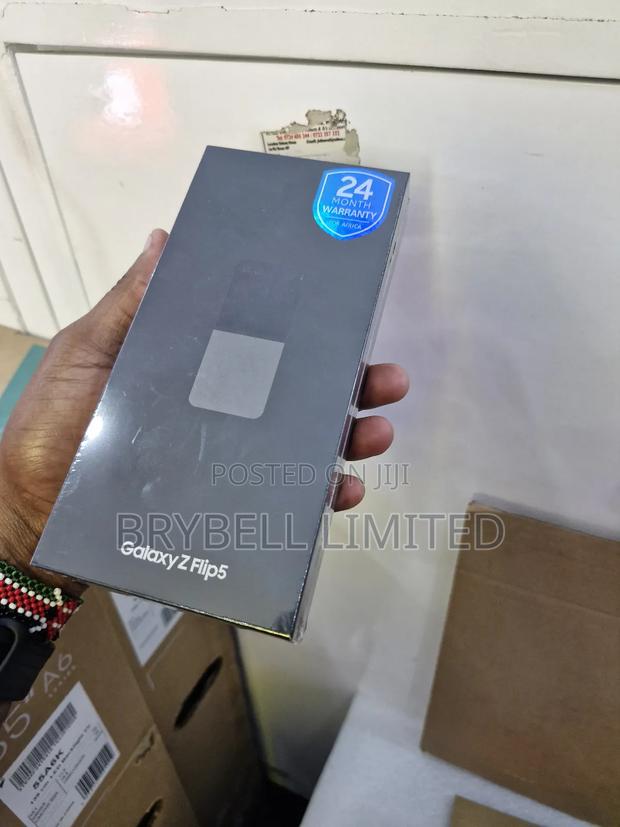 New Samsung Galaxy Z Flip 5 256 GB Green