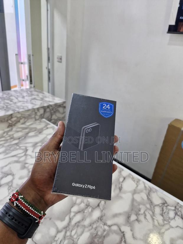 New Samsung Galaxy Z Flip6 256 GB Silver