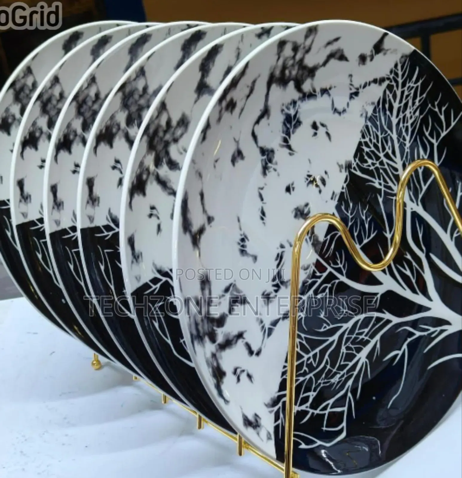 Set of 6 Tree Plates White and Black 