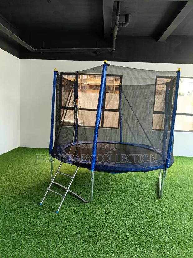 Jumping 8 Tf Trampoline With Net - main view