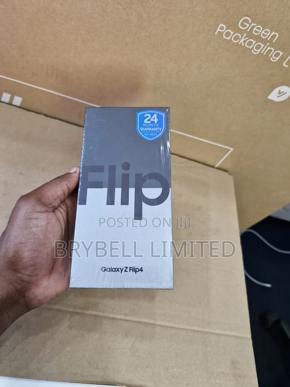 New Samsung Galaxy Z Flip4 256 GB Gold