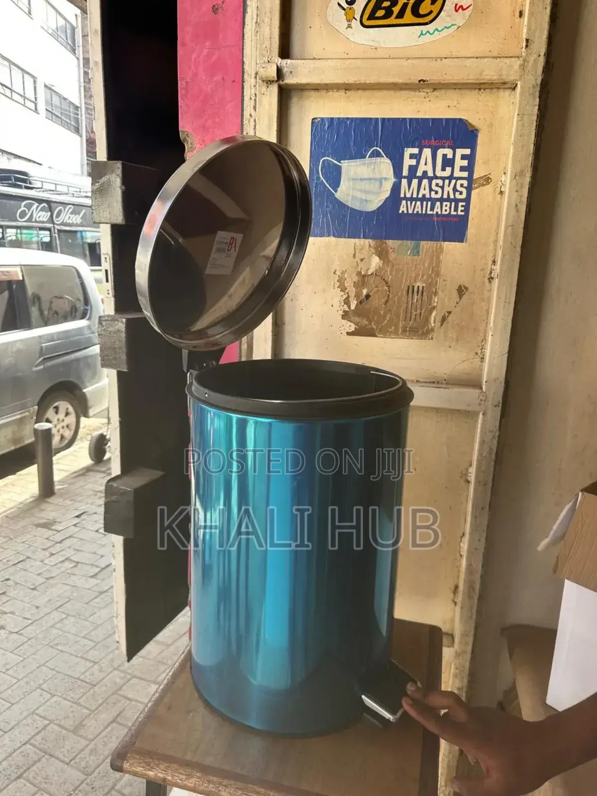 Stainless Stell Foot Pedal Dustbin, Waste Bin