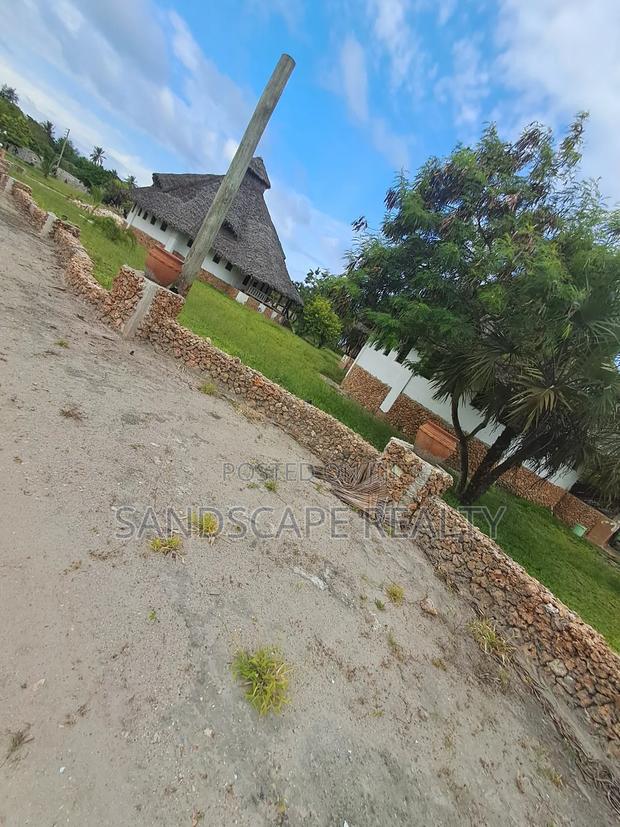 Elite Community Living, With Beach Access. - thumbnail 5