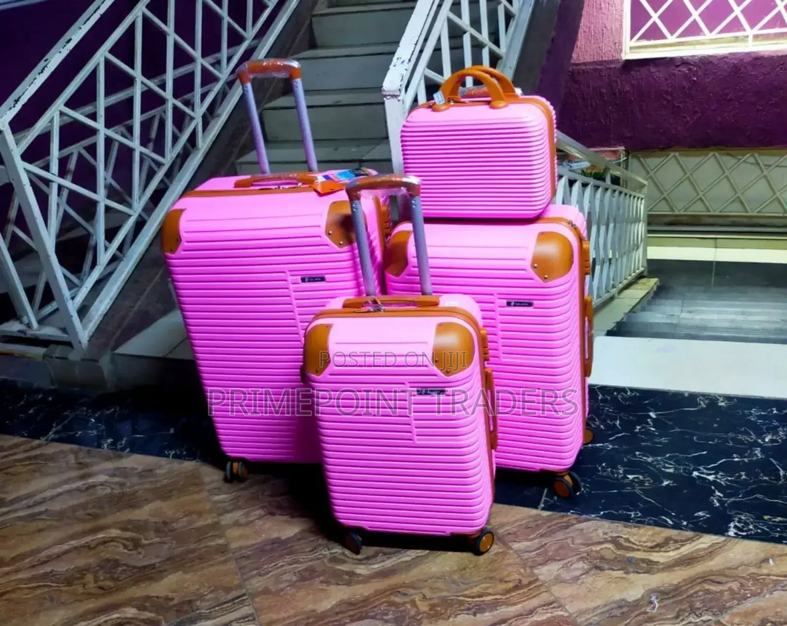 Luxurious Fiber Suitcase 4 N 1✓