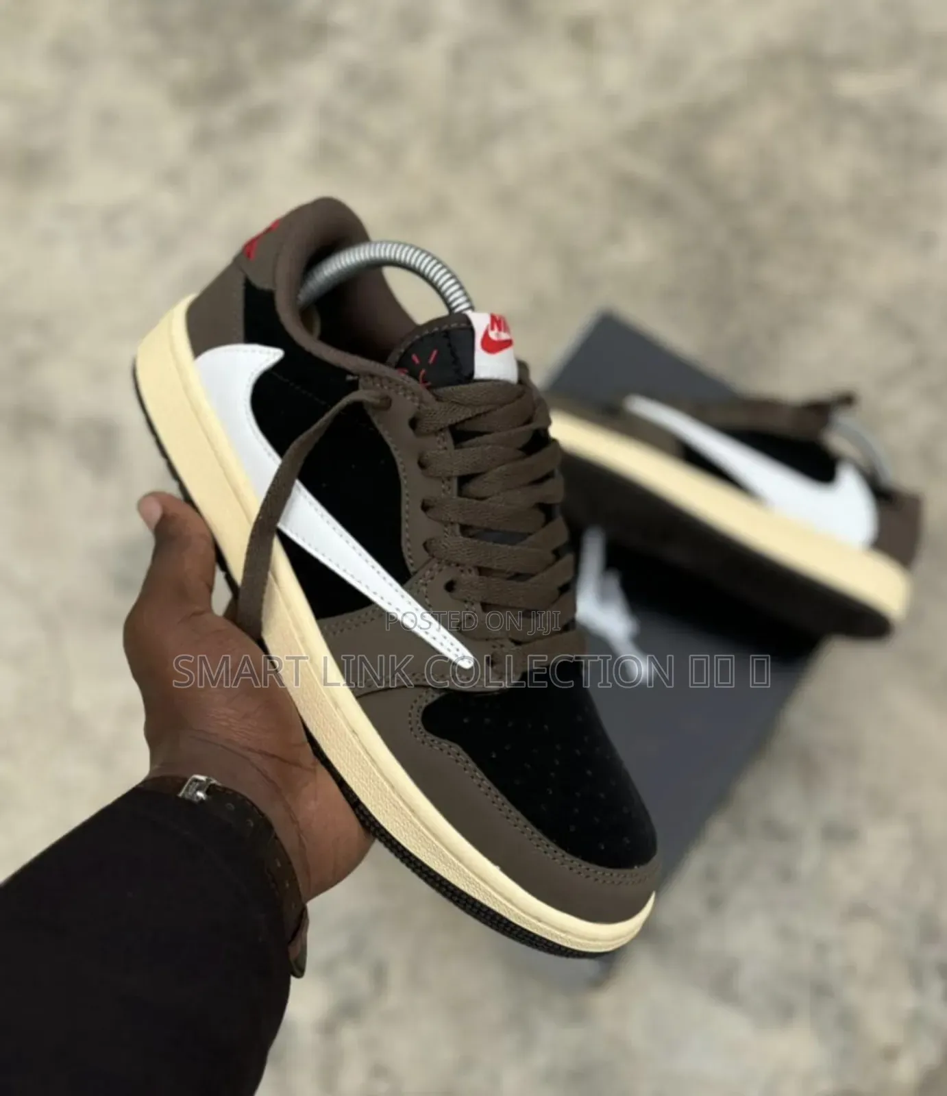 J1 Low Travis Scott