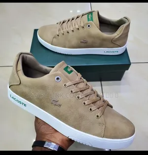 Lacoste
Flat Casual