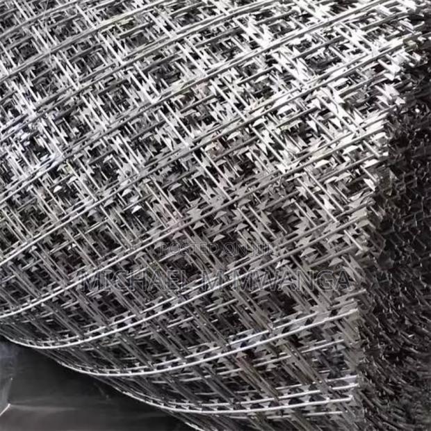 Strong Welded Razor Wire (5ft by 30m) - main view