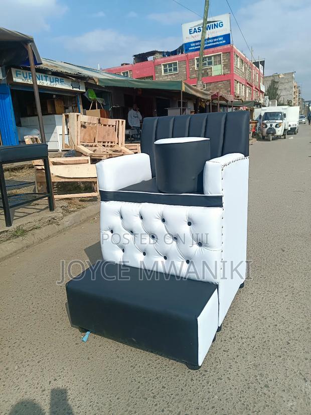 White and Black Single Pedicure Seat - thumbnail 2
