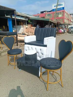Single Pedicure Seat, Black and White, 2 Manicure Seats