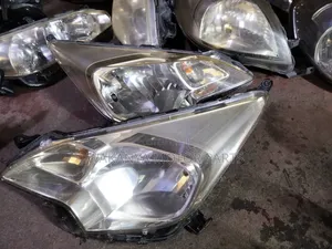 Toyota Ractis Model 2010/2012/2014 Non Xenon Headlamp. Ex Japan