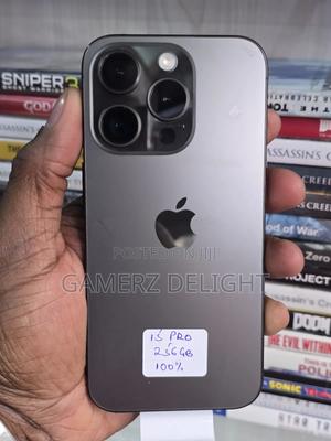 Apple iPhone 15 Pro 256 GB Gray - thumbnail 2