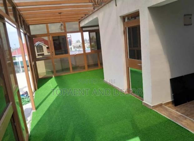 Neat Grass Carpet for Backyard and House Spaces - main view