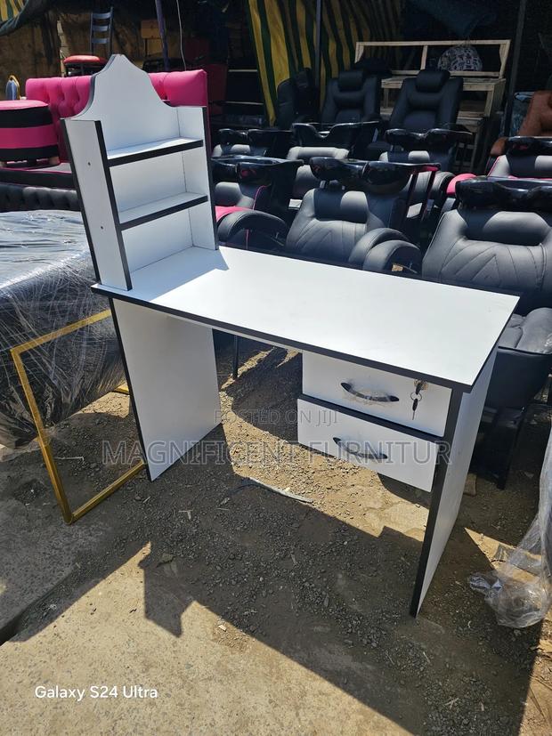 Pedicure Tables With Shelves - main view