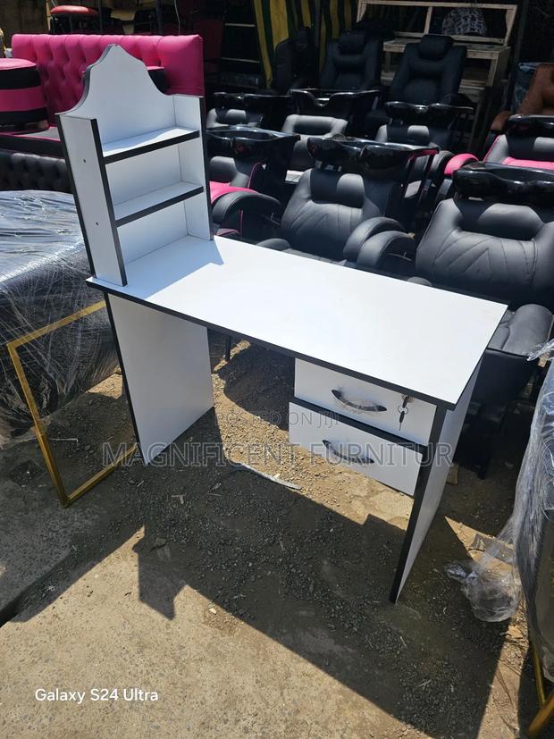 Pedicure Tables With Shelves - thumbnail 2