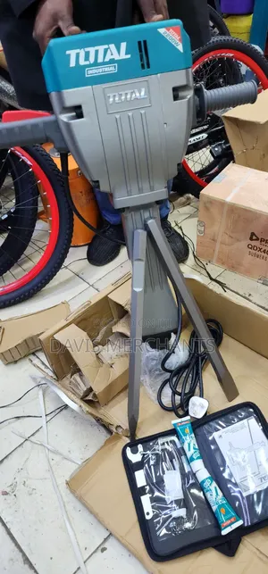Total 2200w Demolition Hummer Double Handle