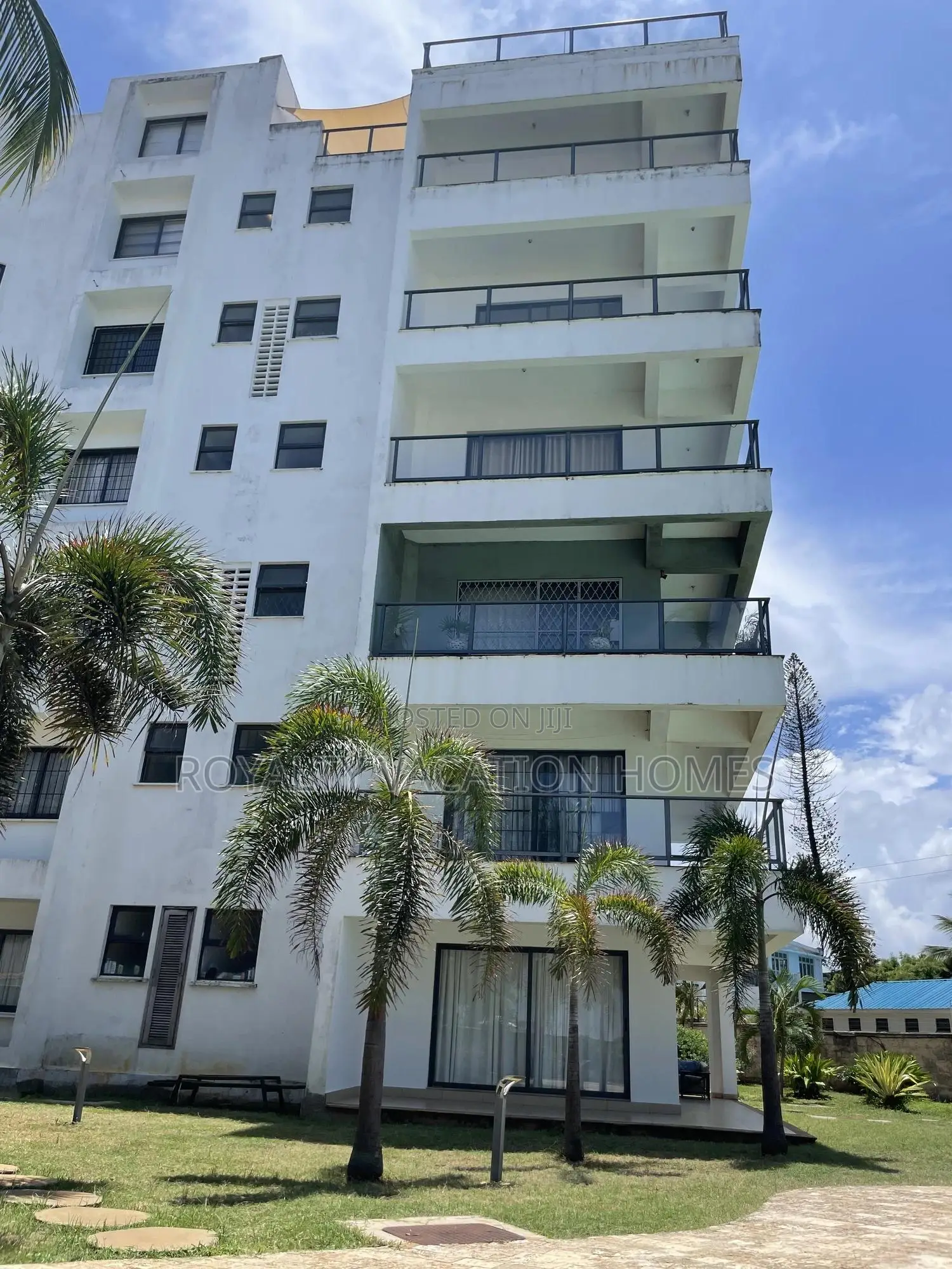 Mombasa 3 Bedroom Beachfront Airbnb Apartment