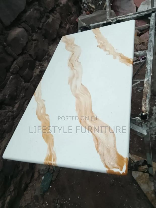 Marble Like Nail Table - thumbnail 3