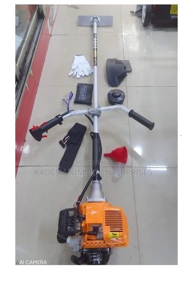 Dera 31cc 4-stroke Brush Trimmer - main view