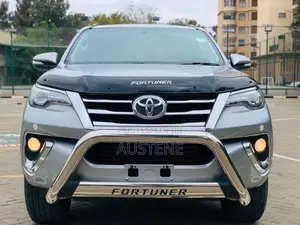 Toyota Fortuner 2.8 D AWD 2018 Silver