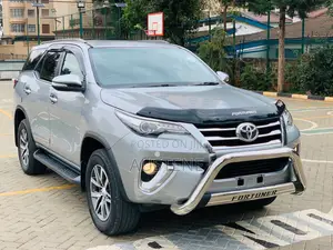 Toyota Fortuner 2.8 D AWD 2018 Silver