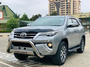 Toyota Fortuner 2.8 D AWD 2018 Silver