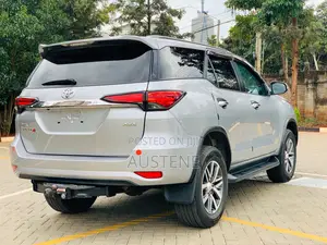 Toyota Fortuner 2.8 D AWD 2018 Silver