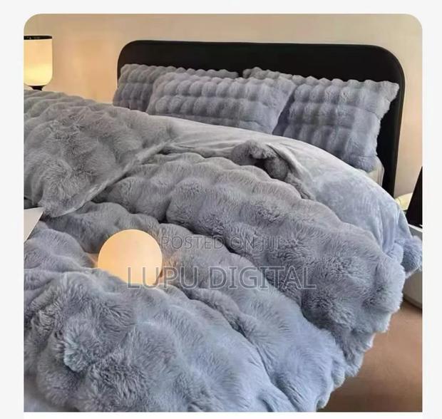 Fox Fur Duvet - thumbnail 2