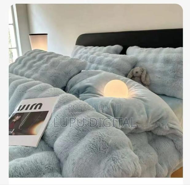 Fox Fur Duvet - thumbnail 3