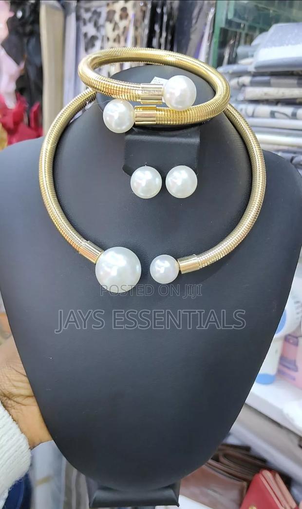 Elegant Jewelry Sets - thumbnail 2