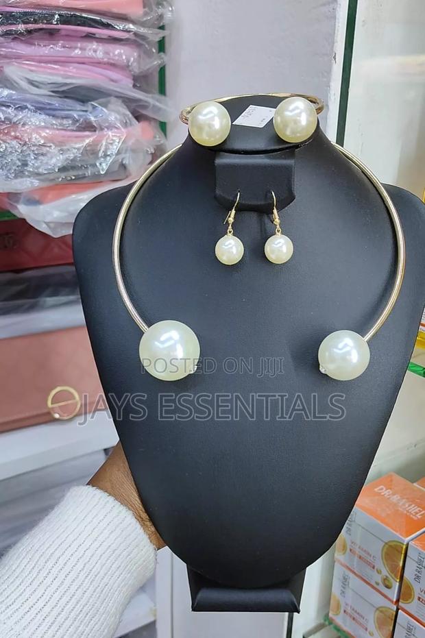 Elegant Jewelry Sets - thumbnail 3