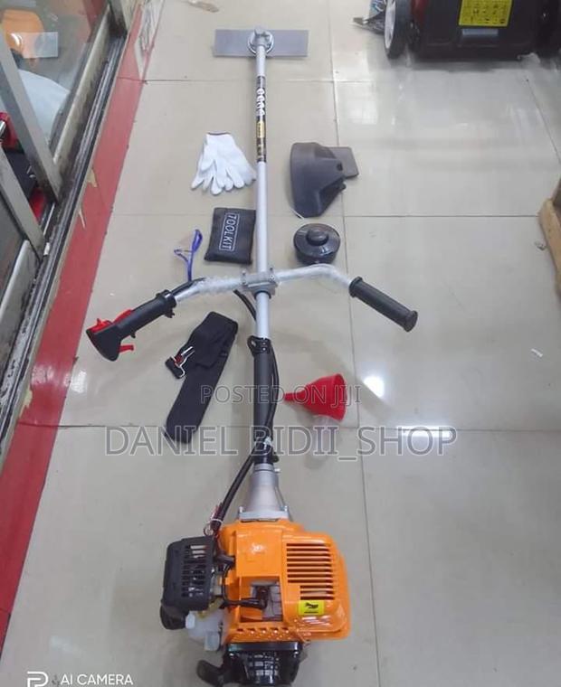 Dera Brush Cutter 4 Stroke (31cc)