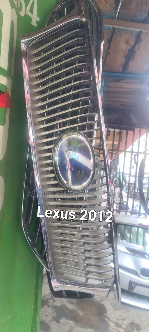 Toyota Lexus 2012 Grille