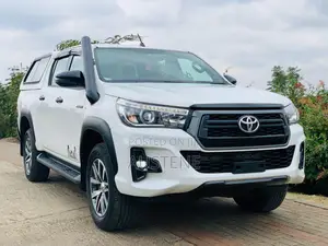 Toyota Hilux Revo Double Cab Deisel 2.8 AWD 2018 White