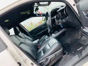 Toyota Hilux Revo Double Cab Deisel 2.8 AWD 2018 White