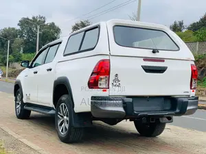 Toyota Hilux Revo Double Cab Deisel 2.8 AWD 2018 White