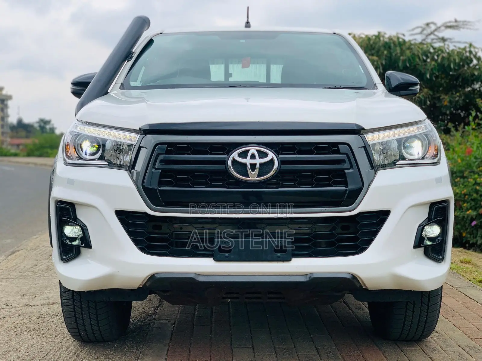Toyota Hilux Revo Double Cab Deisel 2.8 AWD 2018 White