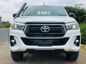 Toyota Hilux Revo Double Cab Deisel 2.8 AWD 2018 White
