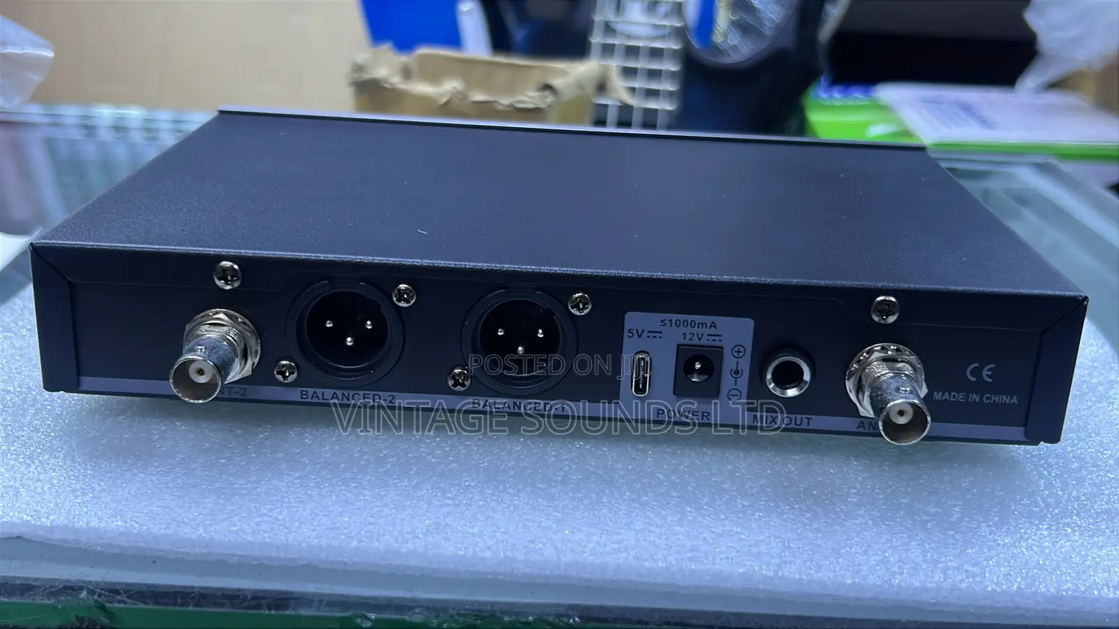 BNK Is20 Dual Wireless Microphone System