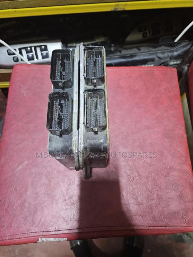 Engine Control Unit Mazda Demio, Premacy - thumbnail 3